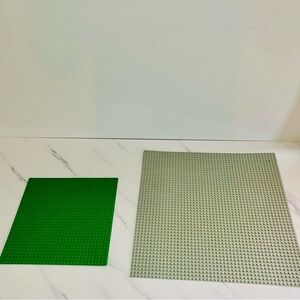 Official LEGO Base Plate Large 15”x15” Gray 48x48 studs w/ Green 32x32